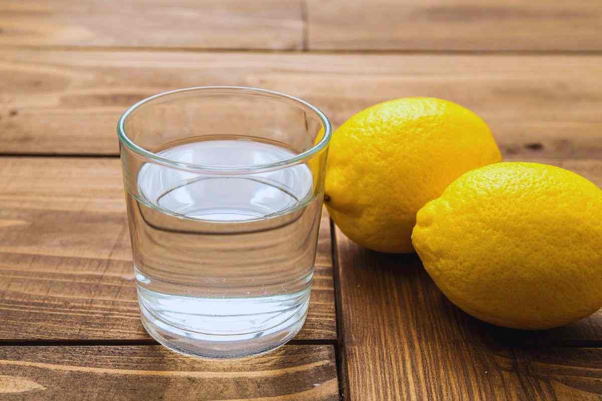 come rimuovere gli aloni dai bicchieri