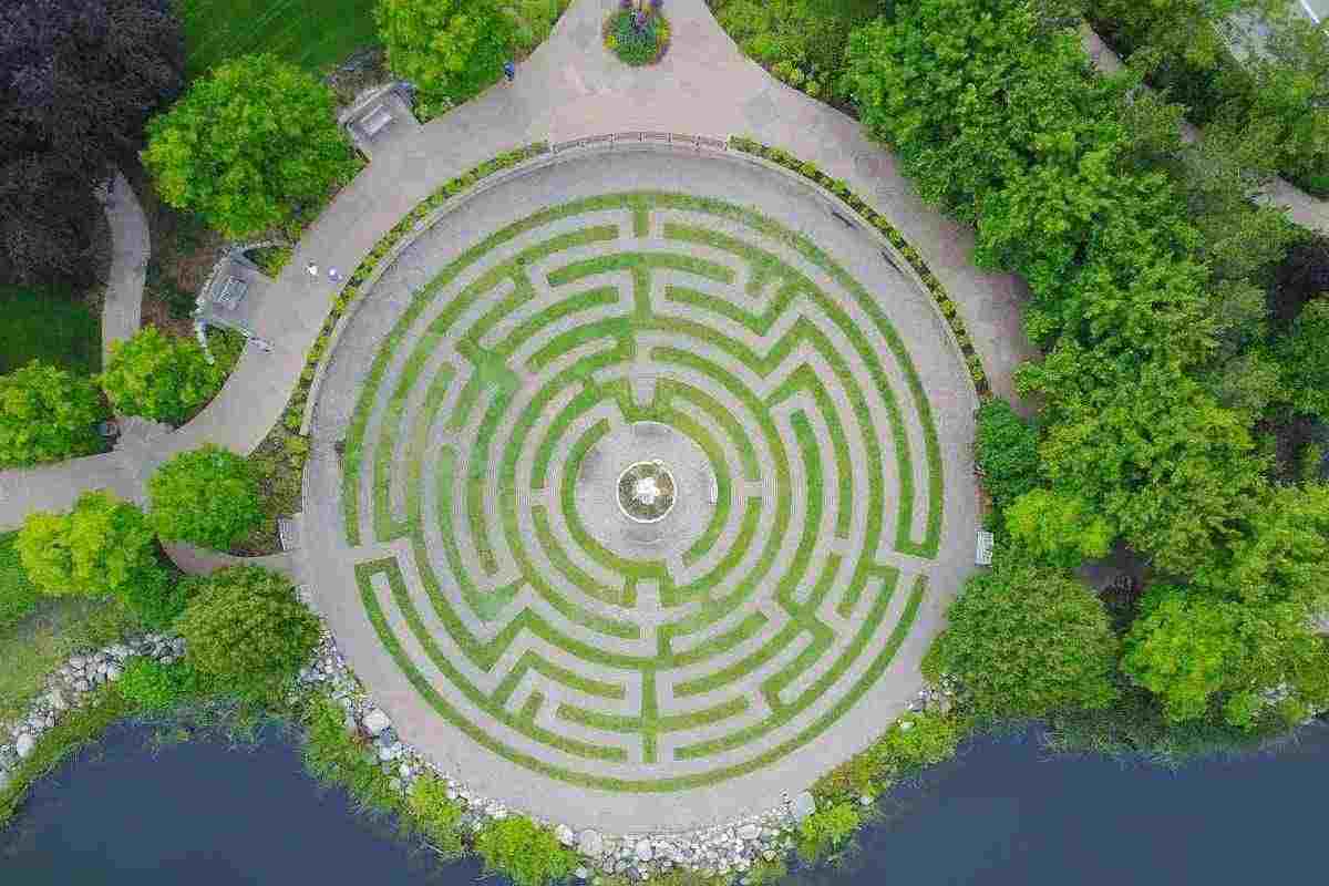 Non è mitologia ma pura realtà: si trova in Italia il labirinto verde più grande del mondo, i dettagli